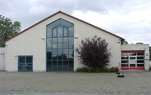 Gemeinschaftshalle und das neue Feuerwehrhaus in Hattrop 19.09.2001