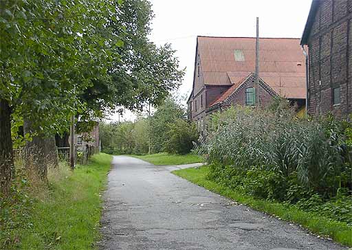 Hofgebude am Baumfeldweg in Katrop am 19.09.2001