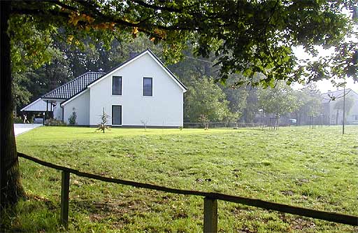 Neubau auf Bauernland in Willingheppen am 26.08.2001